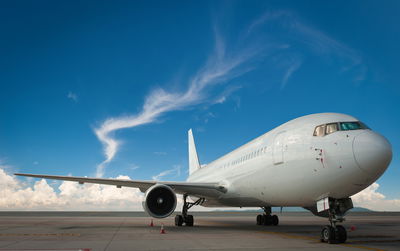 אין מקום לשלול את חופש התנועה של הגרוש. אילוסטרציה