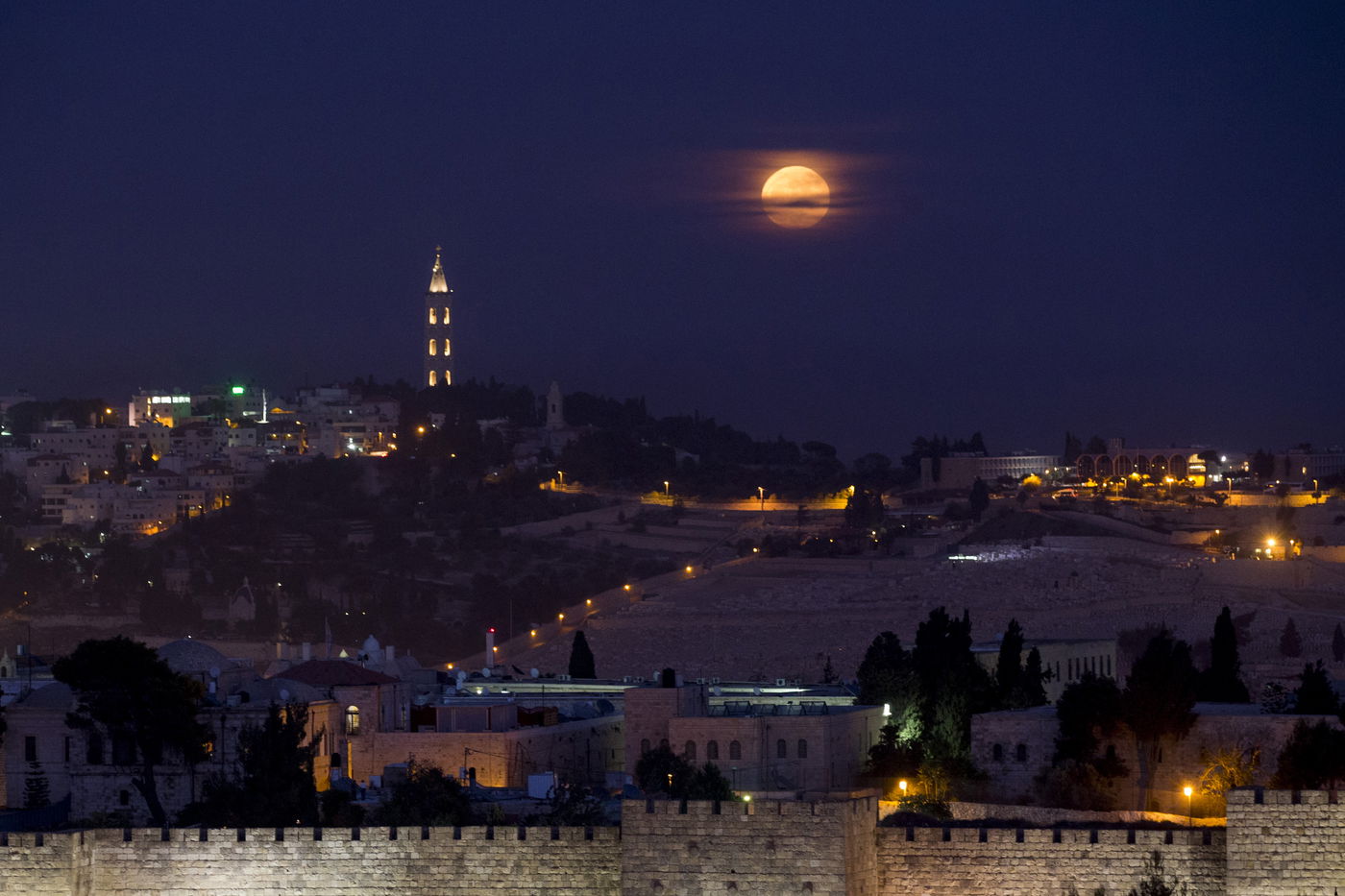 המופע המדהים של הירח - צפו בגלריה מיוחדת