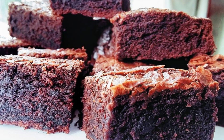 בראוניז שוקולד ויין אדום. נסו את זה בבית