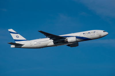 אל על נלחמת בטייסים, הנוסעים - משלמים