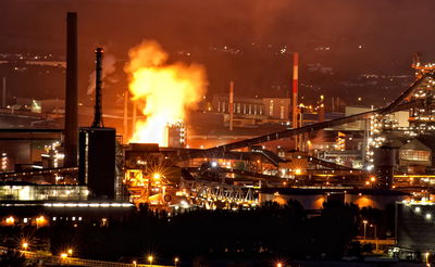 75 נהרגו לאחר ששאבו את הדלק שנשפך ממשאית