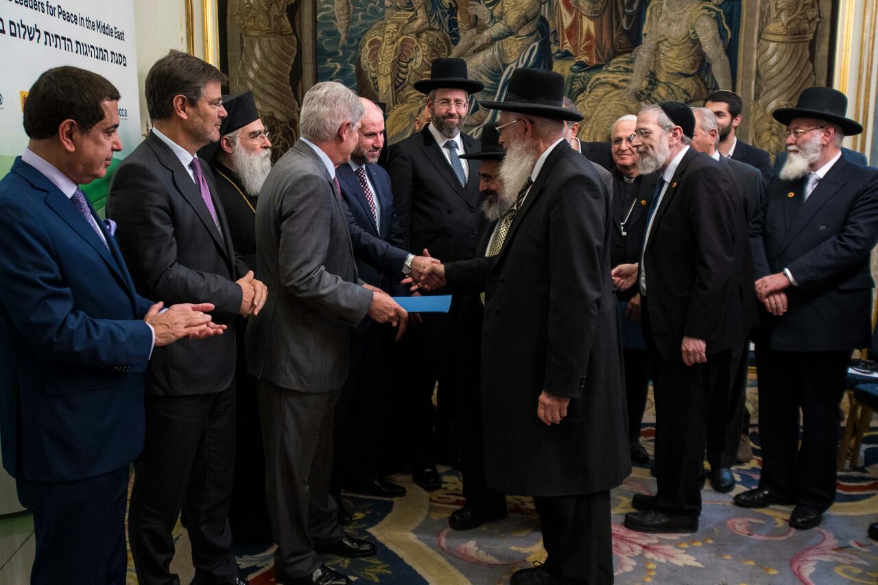 מסירת ההצהרה לשרי החוץ והמשפטים של ספרד