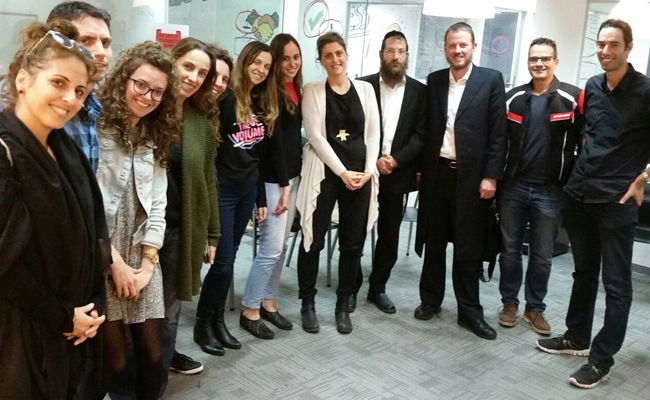 מה חיפשו עובדי אתר ynet בבני ברק? צפו בתמונות