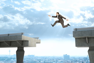 מטרת החוק לגשר בין בני הזוג, אבל עד מתי? אילוסטרציה