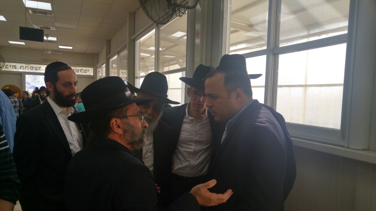 יעקב ריבלין ספד לאביו בבכי: "תזמין לעדות את ארבעת הש"סים שלמדת"