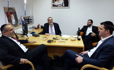 לראשונה מהניתוח: צביקה כהן חזר לעירייה