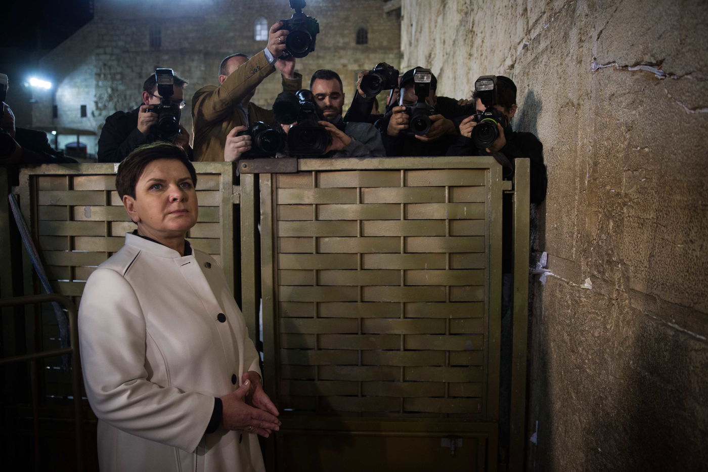 ראש ממשלת פולין התפללה בעזרת הנשים בכותל המערבי