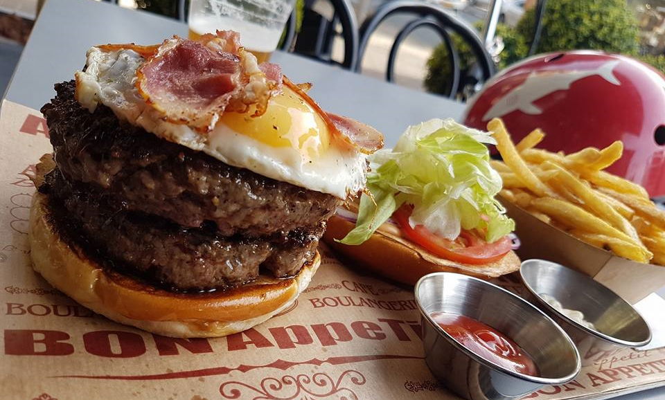 חזה אווז במקום בייקון. ההמבורגר הכשר של ממפיס בתל אביב