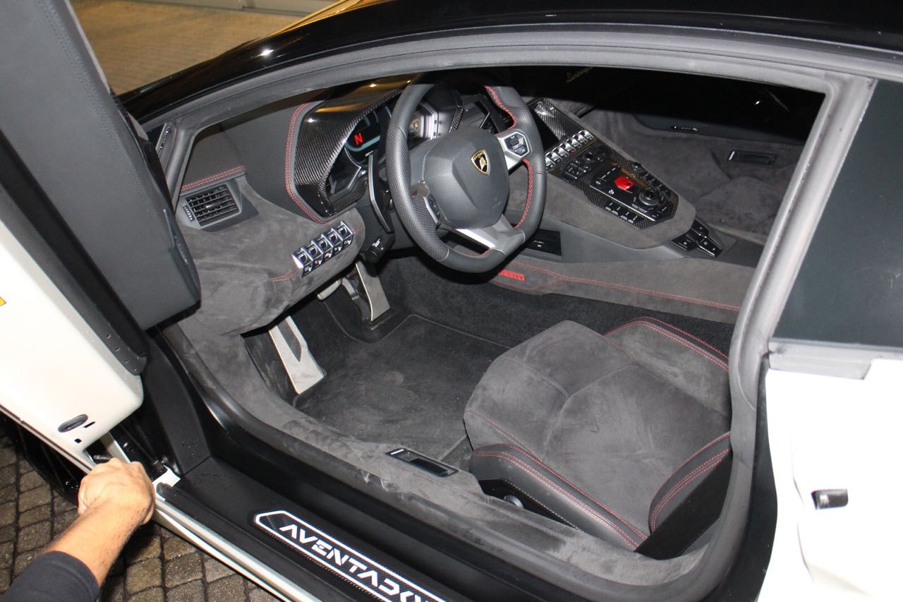 המכונית החדשה של הקבלן: למבורגיני מנקרת עיניים