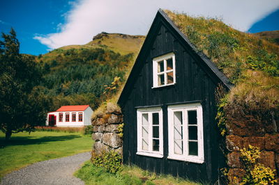 המנוחה ביקשה מבני המשפחה לכבד את צוואתה. אילוסטרציה