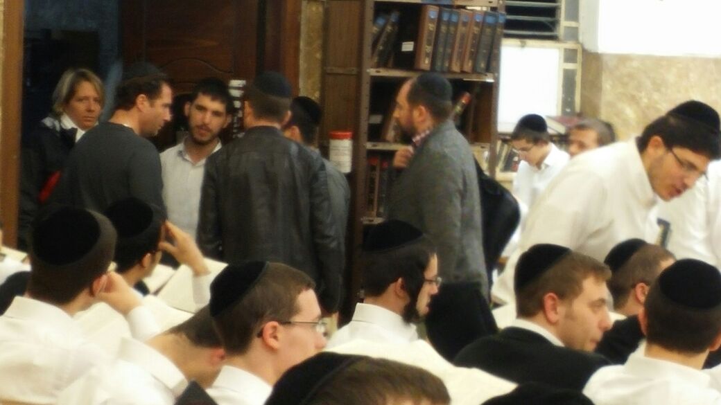 העיתונאים בפוניבז'