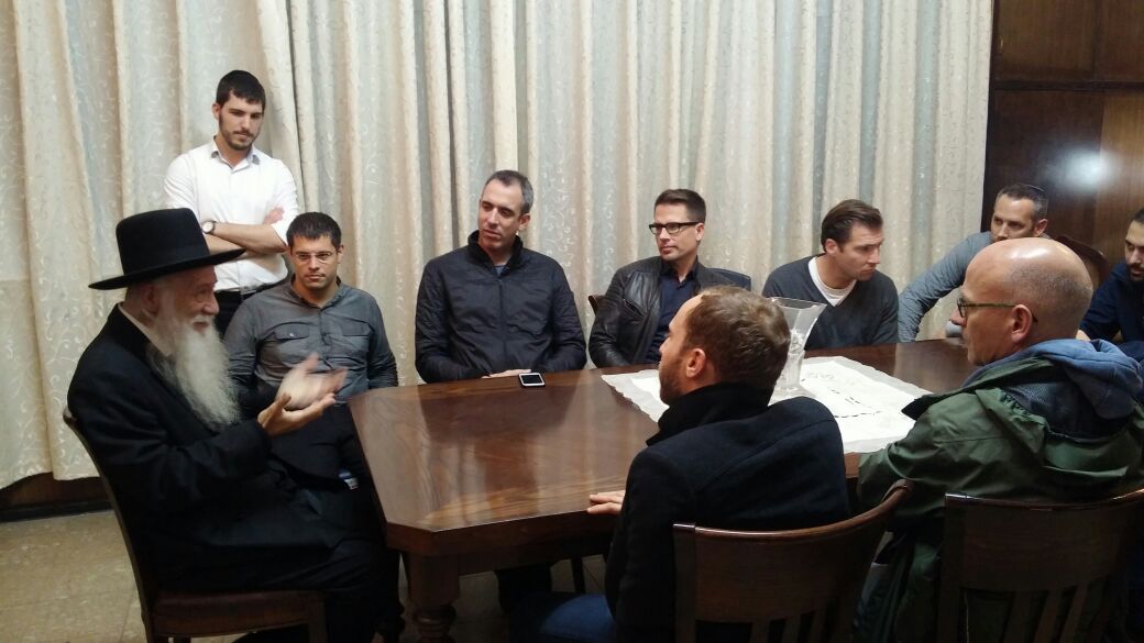 העיתונאים והרב אליעזר כהנמן