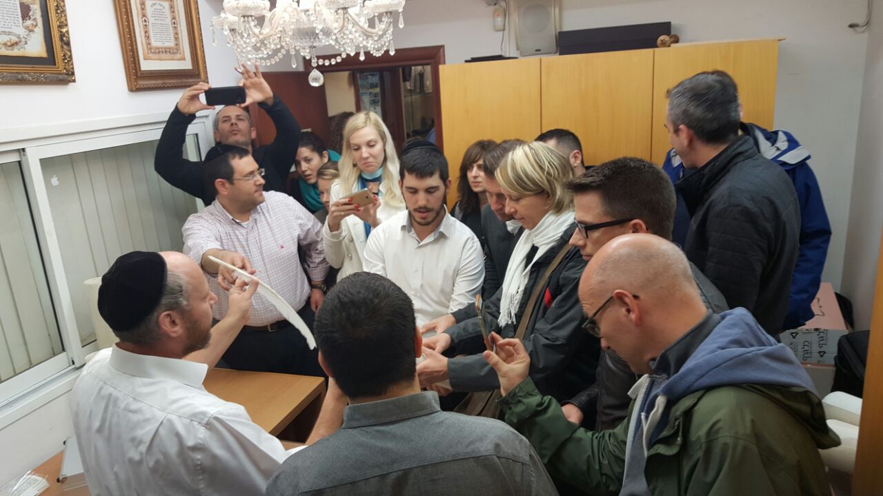 פוגשים את סופר הסת"ם