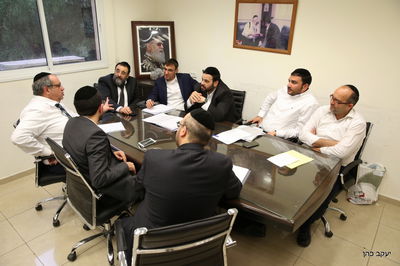 צוות העוזרים בישיבה