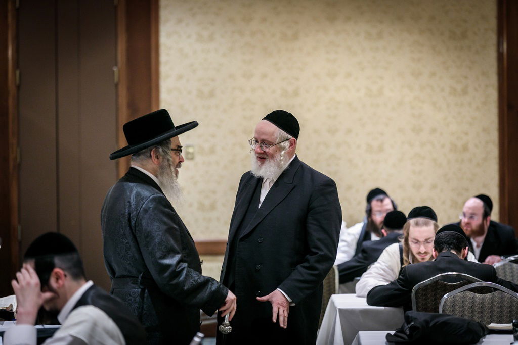 סאטמר: יומיים רצופים במלון - עד לסיום מסכת | צפו