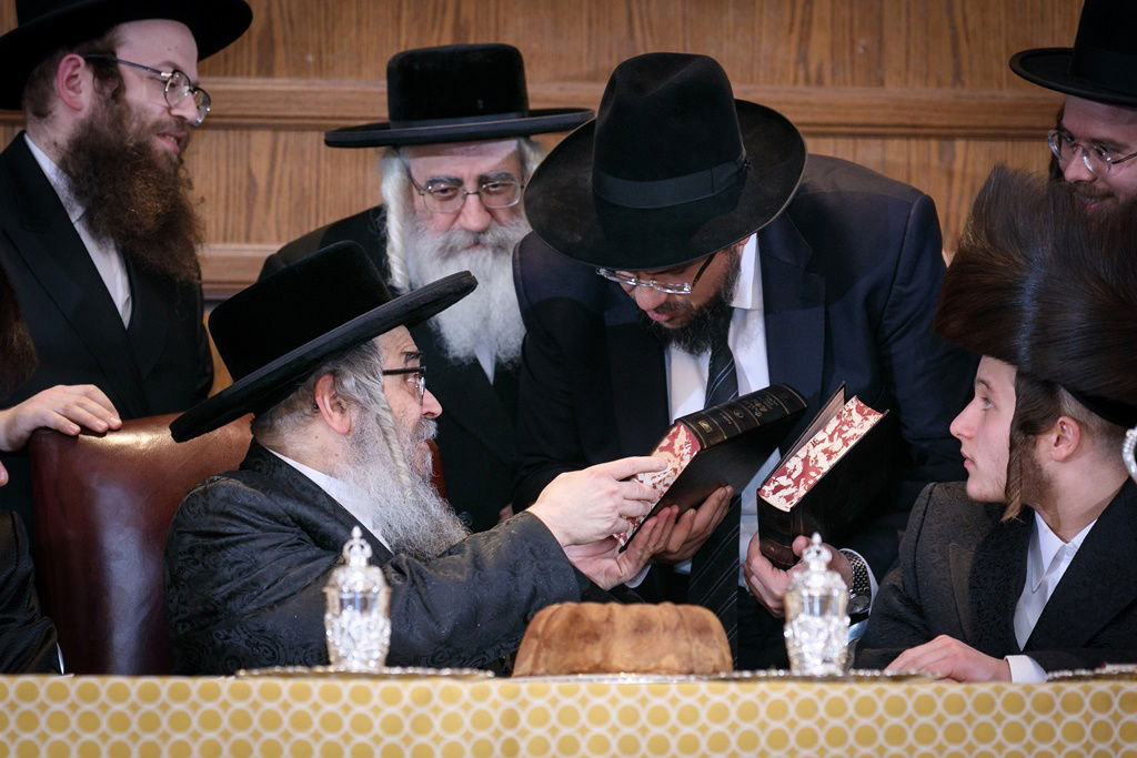 סאטמר: יומיים רצופים במלון - עד לסיום מסכת | צפו