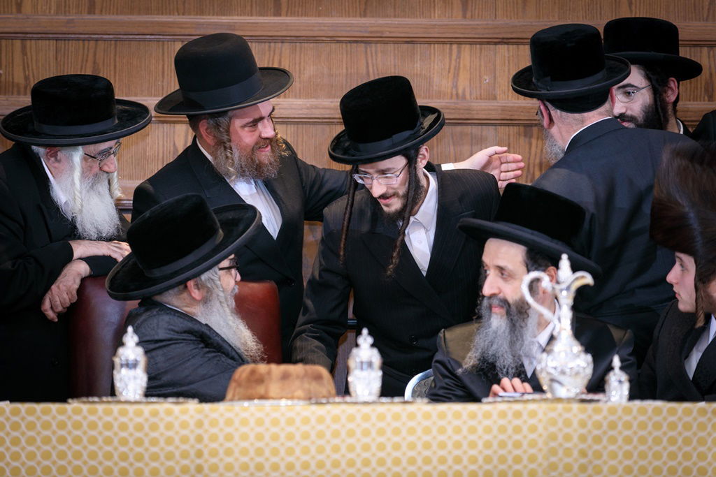 סאטמר: יומיים רצופים במלון - עד לסיום מסכת | צפו