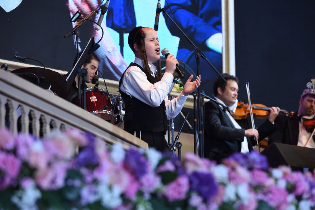 "מסובין בבני ברק": צפו בוועידה של צאנז