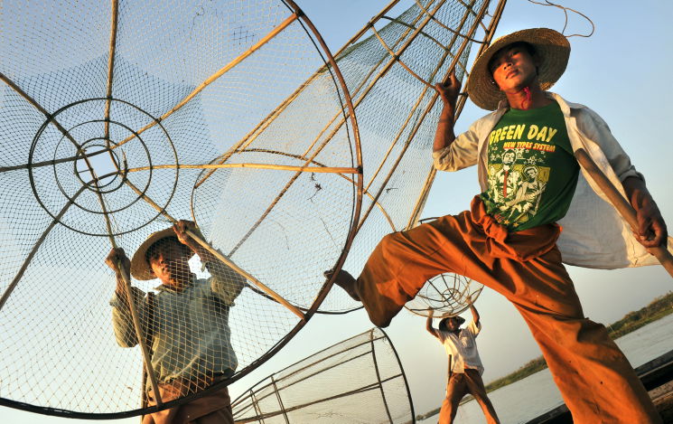 עיר הבירה של בורמה בעדשת המצלמה • צפו