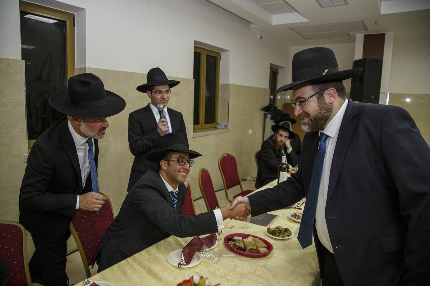 שמחת 'קול חי': אירוסי בתו של בצלאל קאהן • גלריה