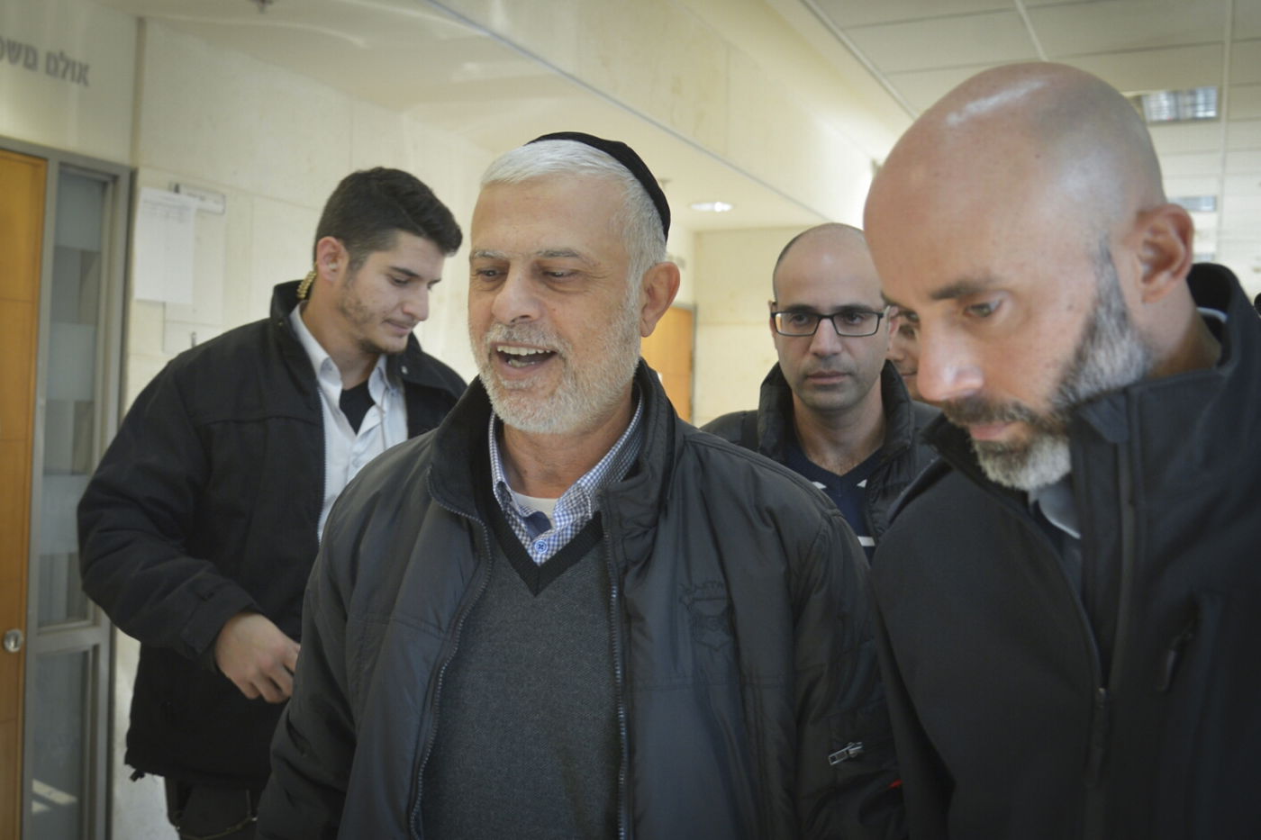 אמנון כהן ביציאה מבית המשפט, היום