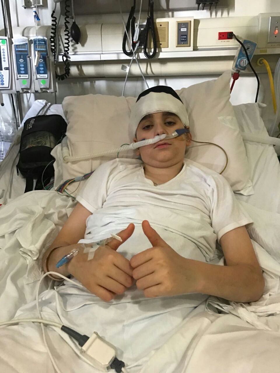 הנער בן ה-13 שנפצע אנושות פקח את עיניו וקרא קריאת שמע