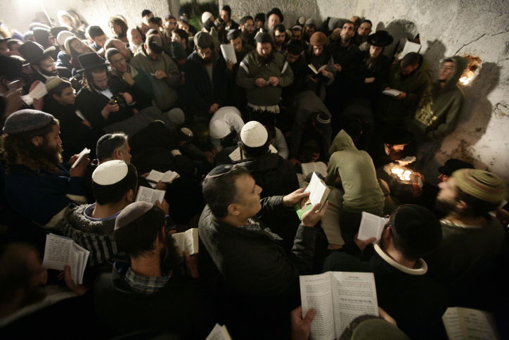 מתפללים בקבר שכם, ארכיון