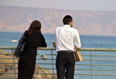 סיוע במציאת עבודה לנשות האברכים. אילוסטרציה