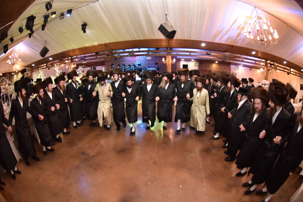 מסיבת הכרת הטוב ושבע ברכות בסאטמר. צפו