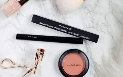 אייליינר גרפי סולידי וקלאסי