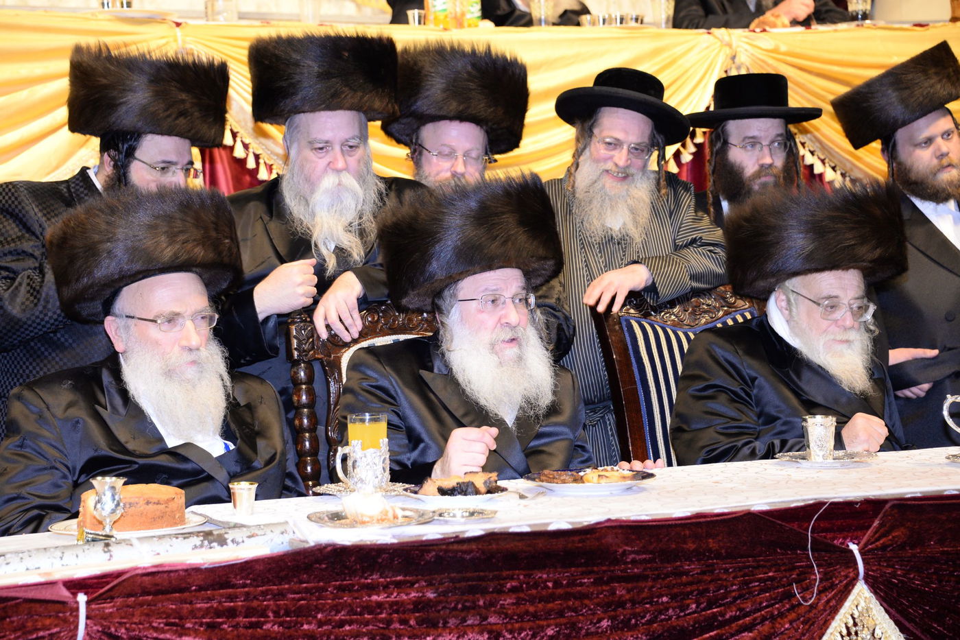 חתונת בתו הצעירה של הרבי מנדבורנה. צפו