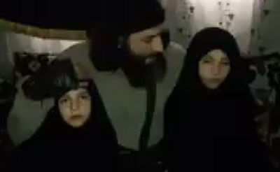 האב נפרד משתי בנותיו המחבלות