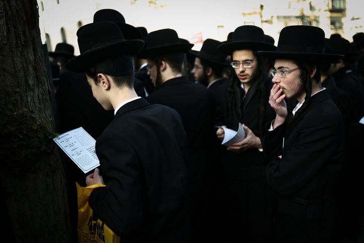 צפו בגלריה: מפגן הכוח של רבבות חסידי גור בירושלים