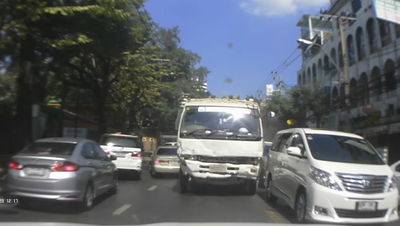 ברח בגלל דו"ח תנועה ופגע ב-41 כלי רכב