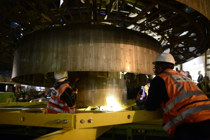 מזרקת 'האש והמים' פורקה • צפו בתיעוד
