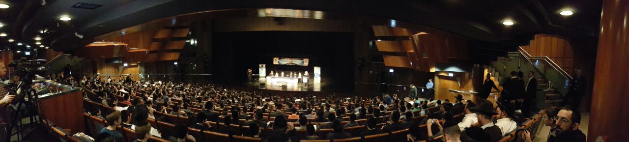 ילדי ה'חיידרים' זעקו בתפילה למען מרן הגראי"ל שטיינמן