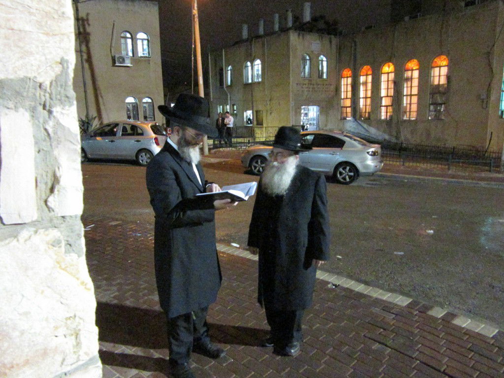 תיעוד: מסיבת חנוכה בפוניבז'