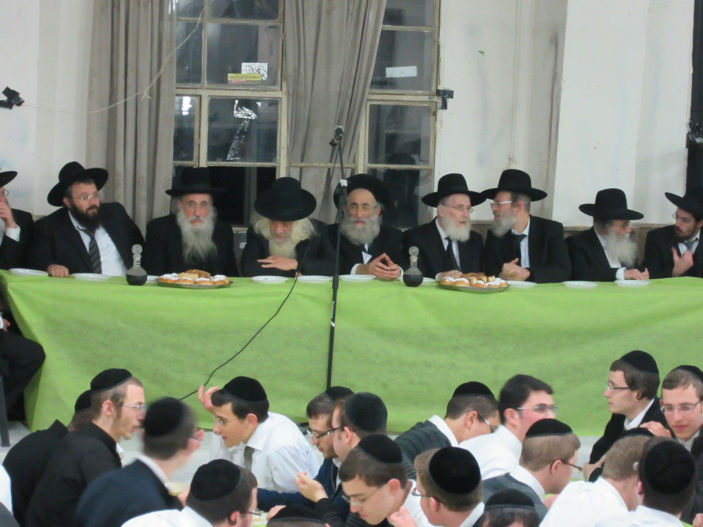 תיעוד: מסיבת חנוכה בפוניבז'