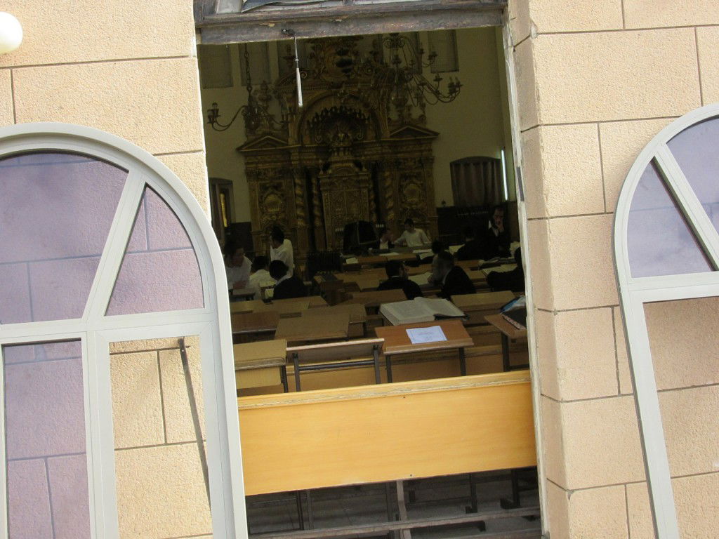 הדלתות החדשות