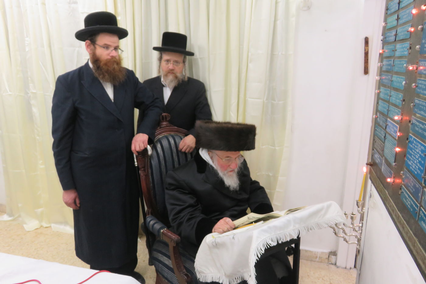 גלריה: ההדלקה של האדמו"ר מספינקא בני ברק