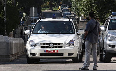 חוקרי משטרה מגיעים לבית ראש הממשלה. ארכיון