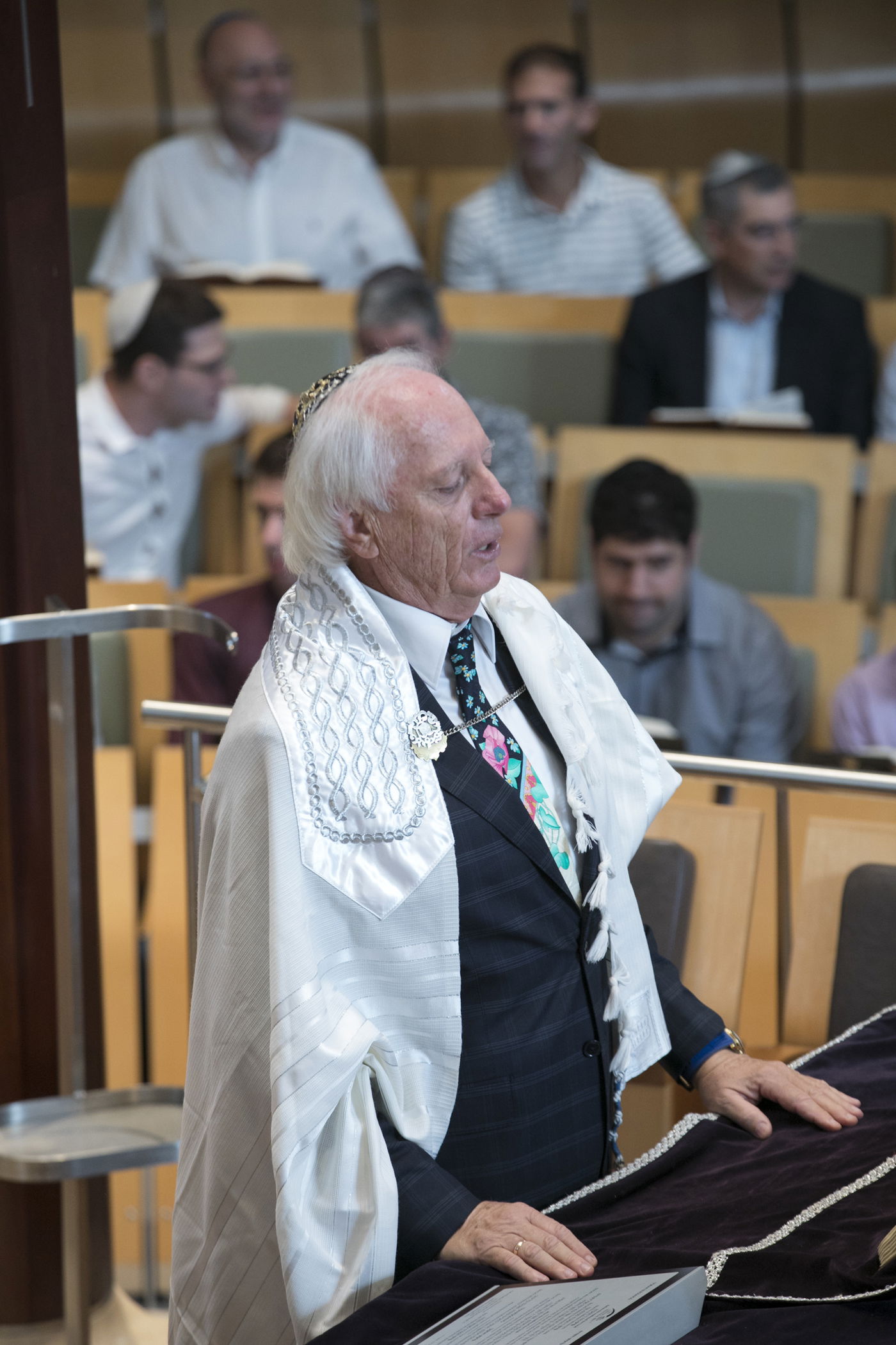 הריקוד החסידי של ראש ממשלת אוסטרליה ורב בית הכנסת