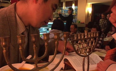 צפו: הסינים התאספו וחגגו את חג החנוכה