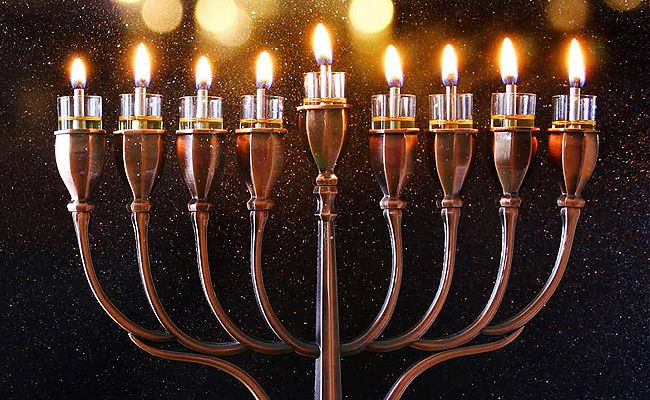 מצעד כיכר: אלו השירים הכי מושמעים ברדיו החרדי בחנוכה