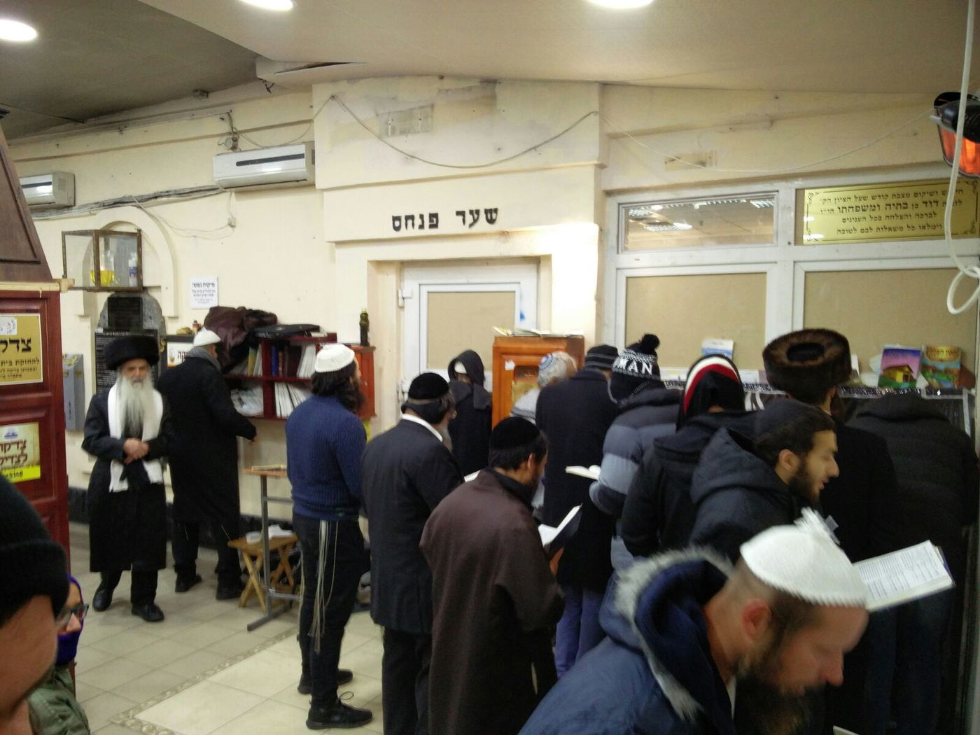 צפו בתיעוד: שבת חנוכה באומן