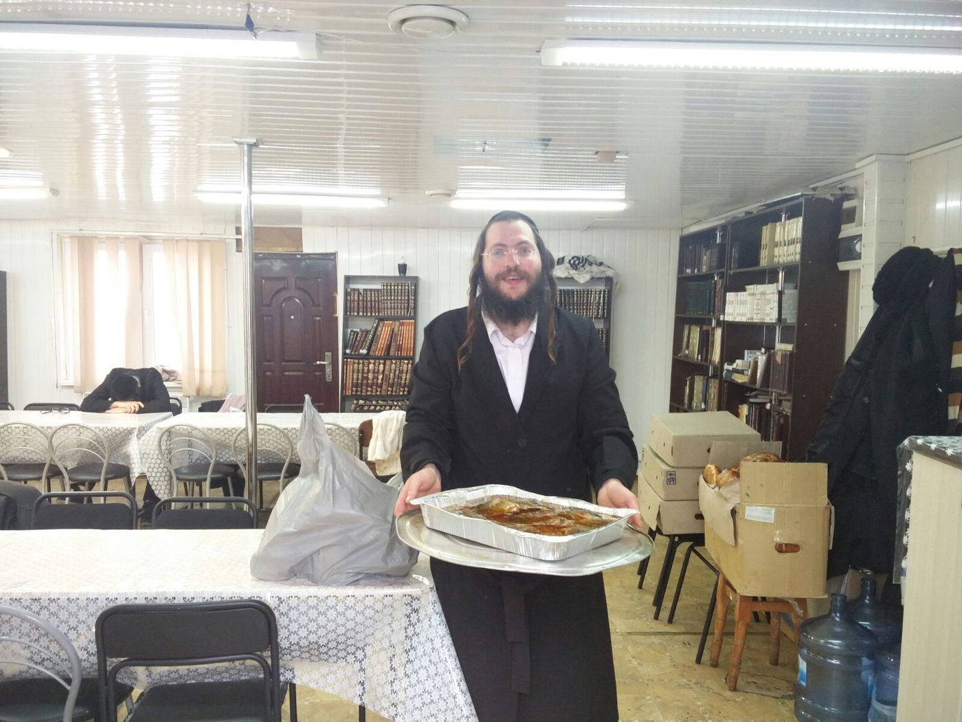 צפו בתיעוד: שבת חנוכה באומן