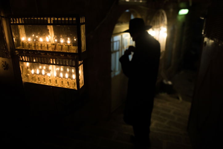 הנר השמיני של חנוכה במאה שערים | גלריה