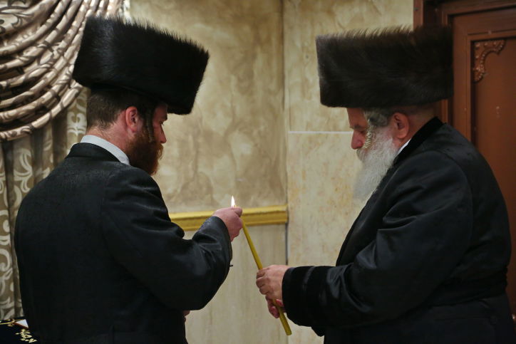 קאסוב-ויז'ניץ: צפו בהדלקת הנר השמיני