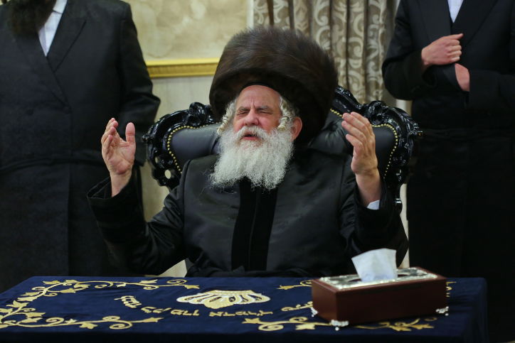 קאסוב-ויז'ניץ: צפו בהדלקת הנר השמיני