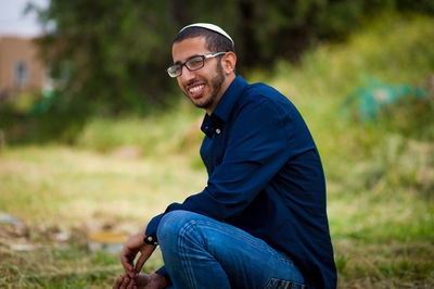 איל עמנואל כהן חוזר בסינגל חדש: "כוס נחמה"